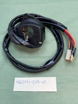 NEW REPLACES KAWASAKI 46091-019-10 CASE ASSY,L.H,BLACK Foto 1 de 4