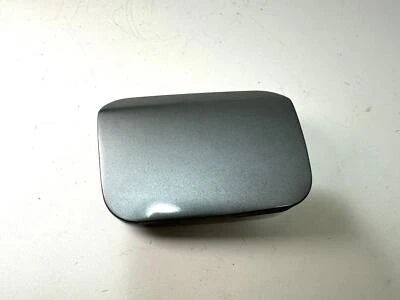 Mercedes Benz 190 E 1984-1993 tapa de puerta de combustible plateada Foto 1 de 4