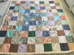 VINTAGE 98" x 88" KING SIZE HANDMADE PATCHWORK QUILT - Picture 1 of 18