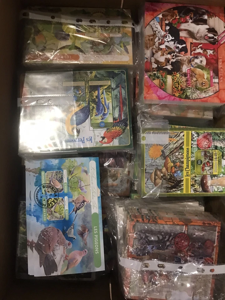 150 x  Fish / Butterflies / Birds / Animals / Lions / Cats / Dogs - S/S - CTO - Image 1 of 4