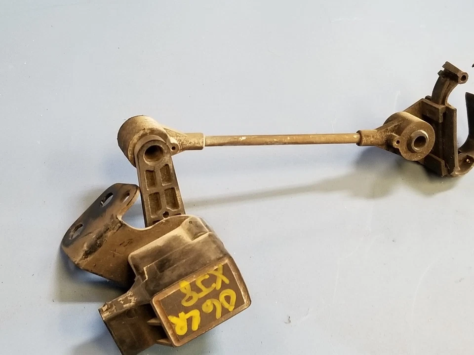 Sensor de nivel trasero izquierdo Jaguar XJ8 XJ8L XJR VANDEN PLAS 2004 2005 2006-2007-2008 Foto 1 de 1