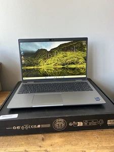 Dell Latitude 5540 15.6" Laptop Intel Core i5 1345U 16GB 512GB SSD Windows 11 - Afbeelding 1 van 11