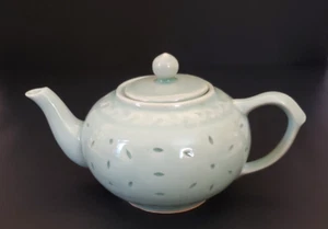 VTG Pier 1 Ceramic Small Teapot Green Glaze 12 oz / 2 cup - Picture 1 of 11
