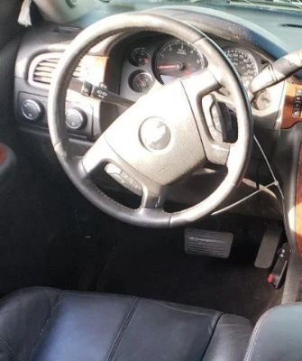 2008-2010 Chevrolet Silverado 1500 LH Driver Wheel Airbag Air Bag OEM - Image 1 of 4