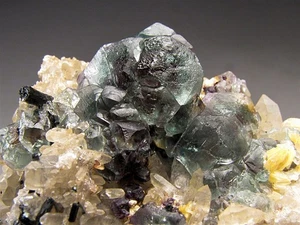 Fluorita, macizo de Erongo, Namibia - Imagen 1 de 6