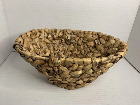 Vintage OOAK Water Hyacinth Brown Hand Woven Bread Fruit Basket Bowl 11.5x5 Cover