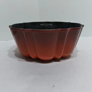 Nordic Ware Mini Bundt Sartén Recubierta Antiadherente Esmalte Naranja Desvanecida - Imagen 1 de 10
