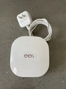 Router de malla de doble banda Eero 6 número de modelo N010001 blanco con cable - Imagen 1 de 9