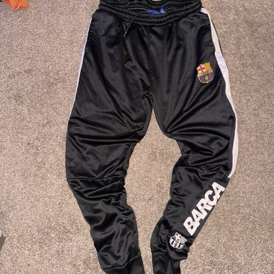 Pantalones deportivos FC Barcelona niños GRANDES FCB Barça Jogger NEGRO  Foto 1 de 4