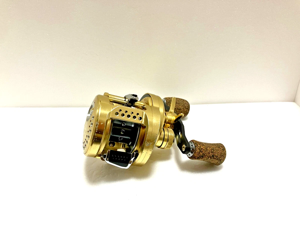 ［てんちゃん］SHIMANO CALCUTTA 200 Shimano Calcutta 200 Right Handle old reel silver color reel