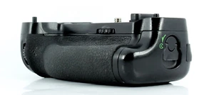 Original Nikon MB-D16 Battery Grip for Nikon D750 - Picture 1 of 4