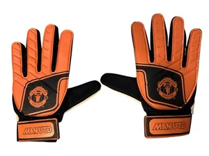 Guantes de fútbol Manchester United, naranja y negro, talla adulto pequeño/niño grande - Imagen 1 de 4
