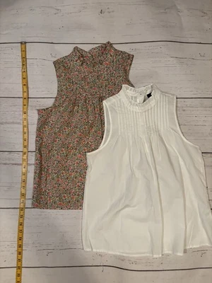 J. 圆领无袖荷叶领罩衫,小号 — 第 1/3 张图片