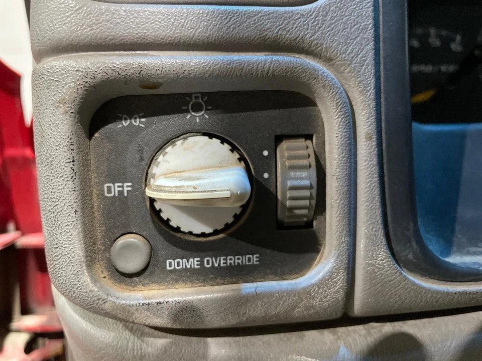 Interruptor de farol 95-99 GMC SIERRA1500 - Imagem 1 de 1