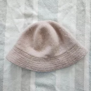 Baby pink angora wool bucket hat - Picture 1 of 3