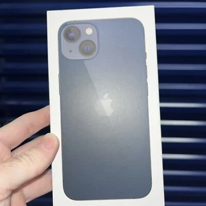 Apple iPhone 13 Midnight Box solo con pegatina e instrucciones - Imagen 1 de 6