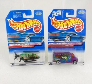 2er Set 1998 Mattel Hot Wheels Street Art Series Ambulance & Chopper Neu in OVP - Bild 1 von 4