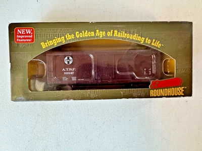 Roundhouse #84686 HO Scale 40' Wood Box Car-Santa Fe ATSF #121847 w/box - EC - Image 1 of 4