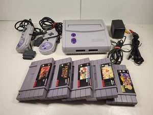 Super Nintendo SNES JR Konsole SNS-101 mit 2 Controllern & 5 Spielen *LESEN* - Bild 1 von 23