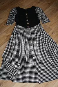KL4591 @ Landhausmode @ Dirndl @ Tracht @ Rustikales Trachtenkleid @ 38-40 - Bild 1 von 1