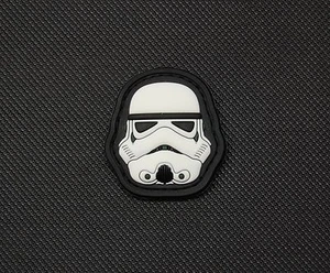 Mini casco de soldado de asalto de PVC Star Wars parche moral primer pedido RE GITD - Imagen 1 de 1