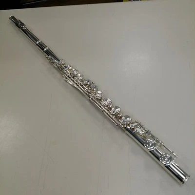 Yamaha YFL-212 Flute Student Model Silver Plated - Image 1 of 4