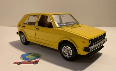 Mattel Mebetoys HotWheels VW Golf, automodello scala 1:24 - 1:25, vintage (1375) - Immagine 1 di 4