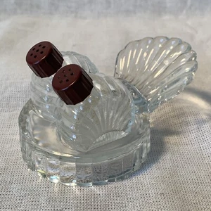 Vintage 1940-50s Era Glass Salt & Pepper Shakers, Clam Shell, Art Deco, Fantail - Picture 1 of 5