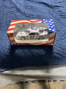 D9-100 KEN SCHRADER #52 MOREMA - AUTOGRAPHED - 1993 CHEVY LUMINA - Picture 1 of 2