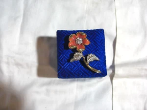 Vintage Nolan Miller Gold Enamel Rhinestone Flower Designer Runway Brooch - Picture 1 of 7