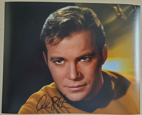 WILLIAM SHATNER STAR TREK SIGNED AUTOGRAPHED COLOR 8X10 PHOTO CAPTAIN KIRK Cover