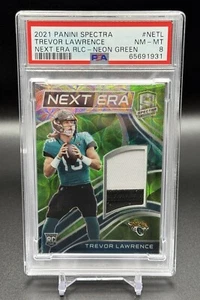 Maglia 2021 Panini Spectra Trevor Lawrence /35 RC Verde Neon Prizm Relic PSA 8 - Foto 1 di 2