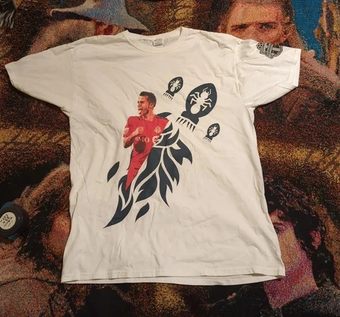 Vtg Y2k MLS TORONTO FC men's t-shirt L Victor Vasquez Cover