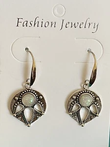 Unique New Silver Fashion Jewelry Opalite Leaf Design Hook Dangle Drop Earrings - Picture 1 of 2