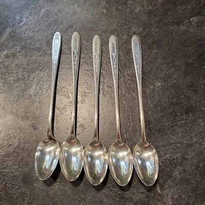5  Oneida Community Silver  GROSVENOR  Silverplate Iced Tea Spoons   1921 - Image 1 of 4