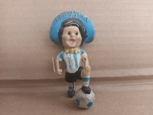 Vintage FIFA WORLD CUP ARGENTINIEN 1978 Gauchito Maskottchen Fußball Gummi 3,15" Zoll - Bild 1 von 7