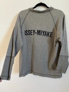 Vintage Issey Miyake Graphic Logo Gray Sweat-Shirt Made In Japan Size M - Bild 1 von 6