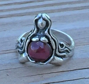 ANILLO DIOSA DE LA ABUNDANCIA .925 plata de ley talla 7 con gema granate genuina EE. UU. - Imagen 1 de 11