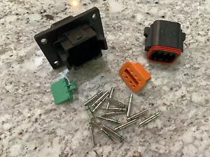 Deutsch DT 8-Pin Flange Connector Kit 14-16 AWG Solid green band pin, USA - Foto 1 di 6