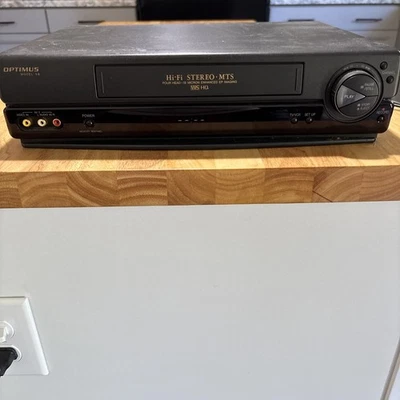 Reproductor de casete VCR VHS estéreo Hi-Fi Optimus 58 *Enciende no se reproduce* Foto 1 de 4