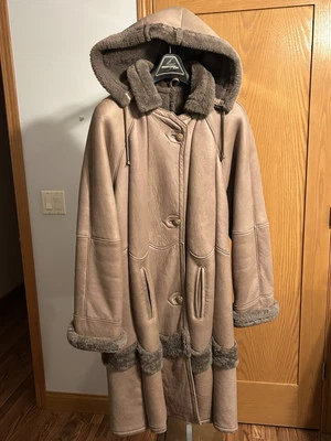 Abrigo con Capucha Vintage Gamuza Genuina Piel de Oveja Beige Largo Completo Cálido Invierno Talla L Foto 1 de 4