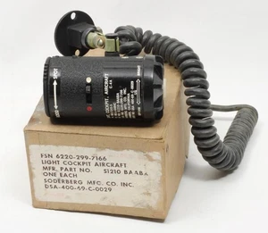 Luz de cabina Soderberg C-4A 1968 vintage era Vietnam S1210 BAABA sin usar en caja - Imagen 1 de 10