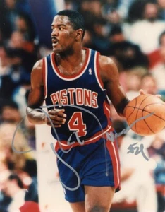 Joe Dumars Signed Autographed Glossy 8x10 Photo Detroit Pistons - Picture 1 of 1