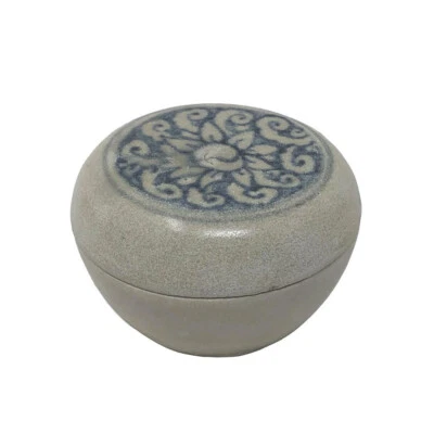 Caja de cerámica Annamese azul y blanca, tesoro Hoi An, horno Chu Dau, Vietnam, 1500. Foto 1 de 4