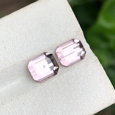 Серьги с натуральным турмалином сиренево-розовые драгоценные камни огранка изумруд 3,45 карата россыпью - Изображение 1 из 4