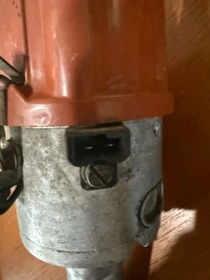 Distribuidor de encendido electrónico Volvo B 20 Foto 1 de 4