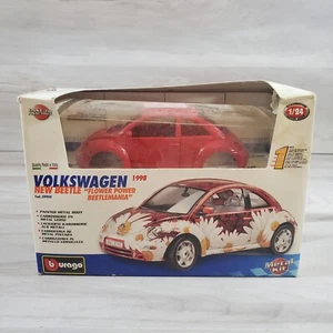 VW Beetlemania Burago VOLKSWAGEN Flower Power 1998 1:24 Kit Modelo Metal - Imagen 1 de 9