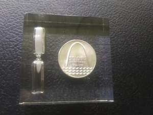 St. Louis Mayor A. J. Cervantes Arch Missouri 1966 Bicentennial Hourglass Medal - Picture 1 of 6