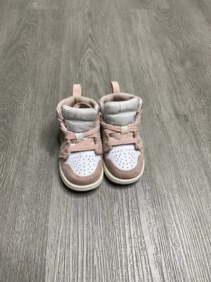 Zapato Air Jordan 1 Mid SE Legend Rosa TD Niñas Talla 5c Pnk FN7537-161 Usado  Foto 1 de 4