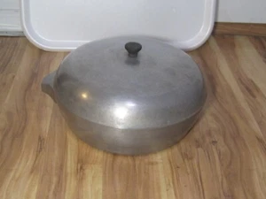 Vintage Cast Aluminum 10 1/2" Chicken Fryer Frying Pan Skillet Dome Lid - Picture 1 of 8
